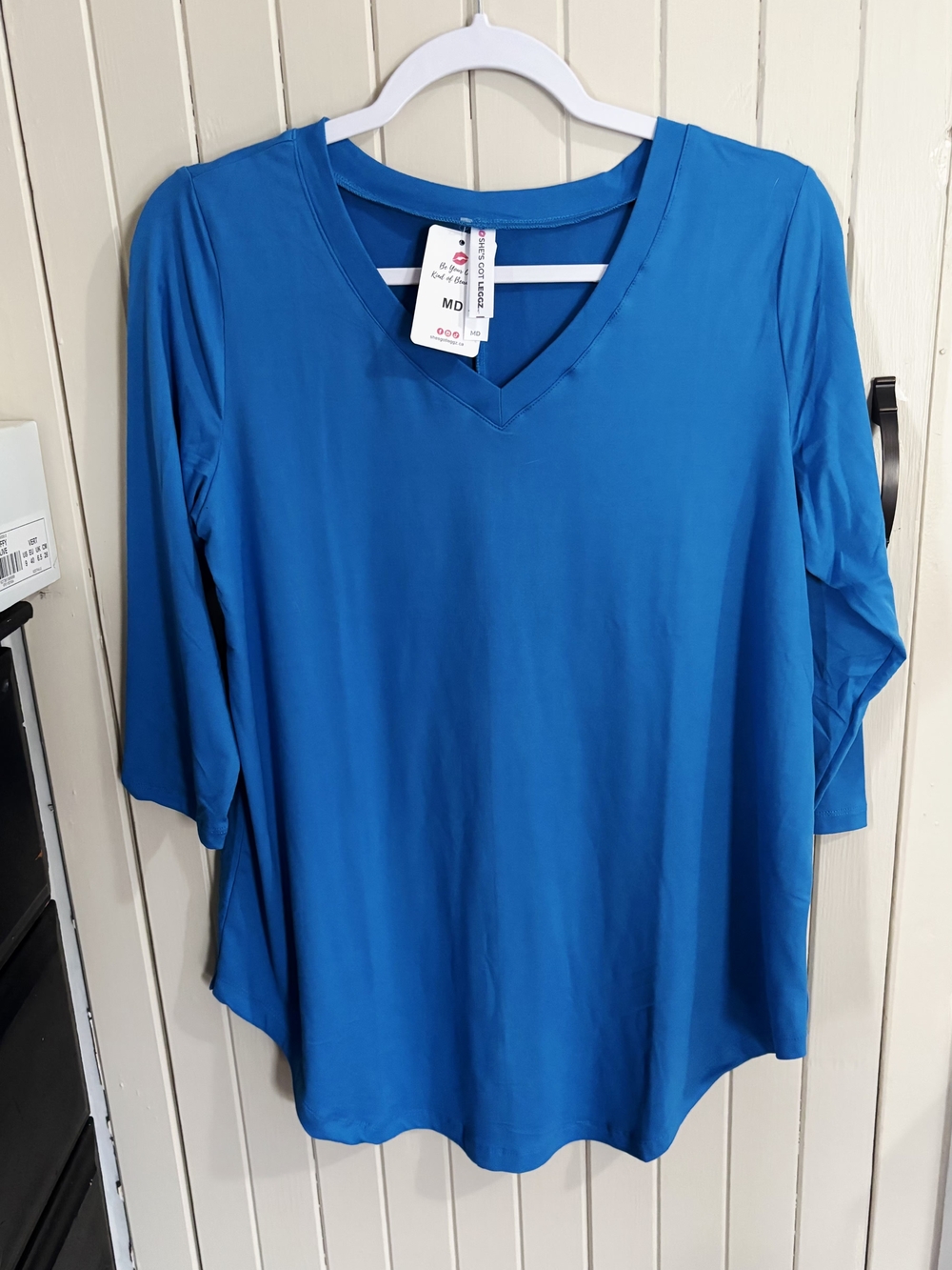 Women's V-Neck 3/4 Sleeve Top in Blue - Size M